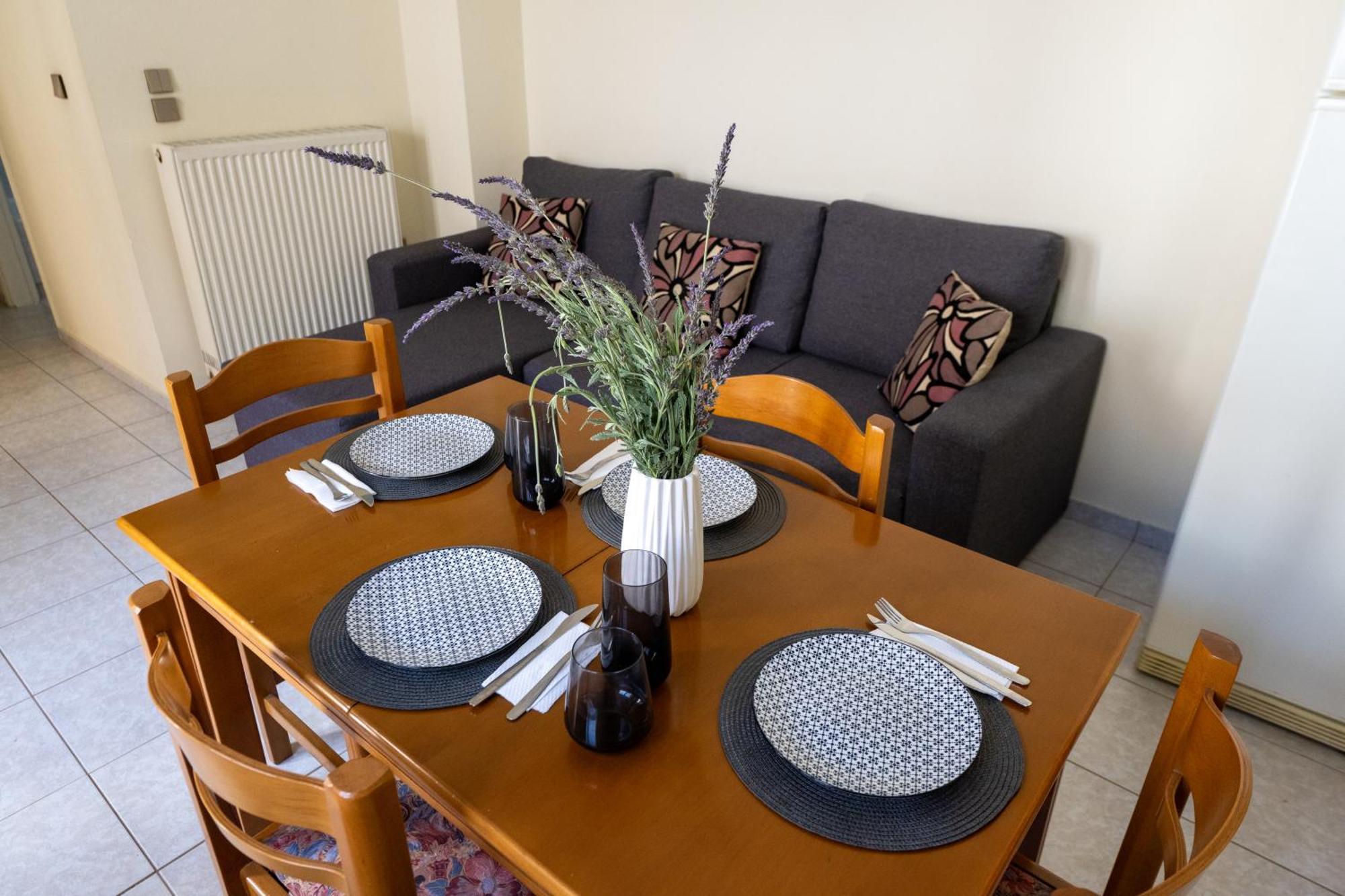 Mando Patrasso - Classical Apartment In The Center Of Patras With Free Parking Exterior foto